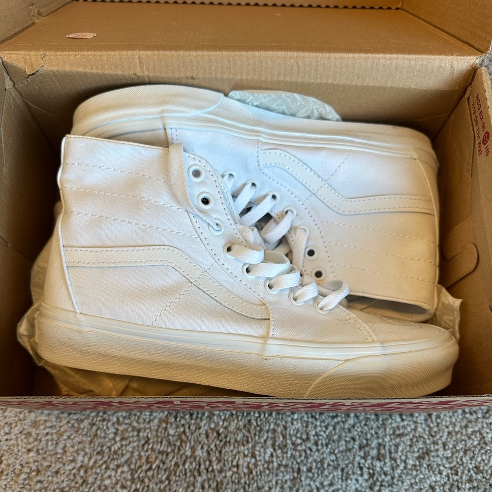 Vans White Sk8-Hi Women’s 8.5 Men’s 7.0 NIB